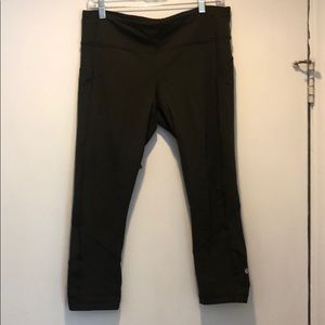Army Green Lululemon Cropped Running Leggings